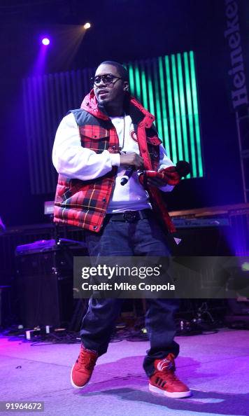 Rapper Nas performs at a concert presented by Heineken Red Star Soul ...