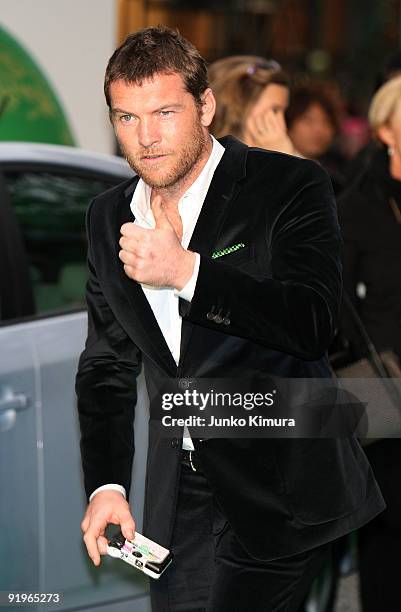 Actor Sam Worthington walks on the green carpet during the 22nd Tokyo International Film Festival Opening Ceremony at Roppongi Hills on October 17,...