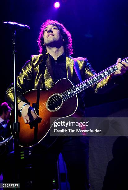 Tom Higgenson of the Plain White T's performs in support of the bands' Big Bad World release at the Fox Theater on October 16, 2009 in Oakland,...