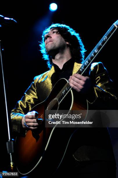 Tom Higgenson of the Plain White T's performs in support of the bands' Big Bad World release at the Fox Theater on October 16, 2009 in Oakland,...