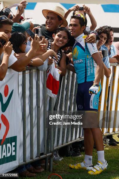 Spanish cyclist Alberto Contador during the Cycle Route Criterium Cancun Vive Mexico at Kukulkan Avenue on October 17, 2009 in Cancun, Mexico.