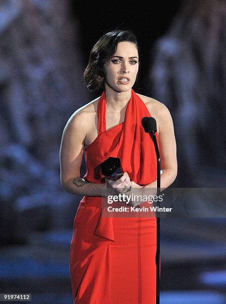 Actress Megan Fox accepts the Best Sci-Fi Actress award onstage during Spike TV's Scream 2009 held at the Greek Theatre on October 17, 2009 in Los...