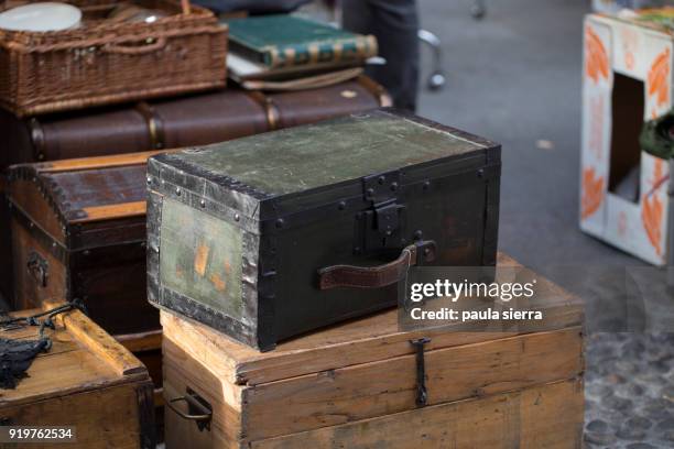 trunks - chest imagens e fotografias de stock