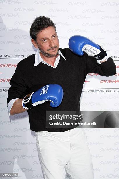 Actor Sergio Castellitto attends the "Alza La Testa" Photocall during day 4 of the 4th Rome International Film Festival held at the Auditorium Parco...