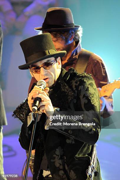 Morgan Singer Ripco 305 Morgan Performs In Milan Stock Photos, High-Res Pictures, and ...