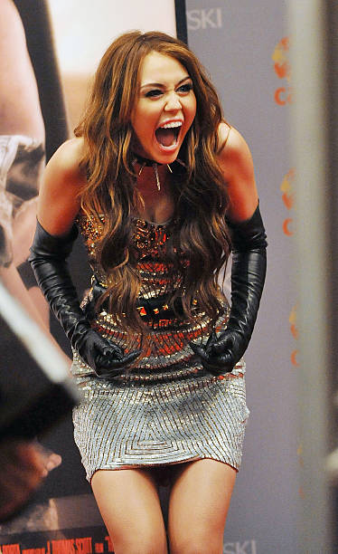 Miley Cyrus on location for "Sex & The City 2" on the streets of Manhattan on October 16, 2009 in New York City.
