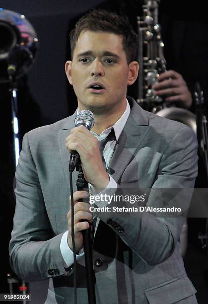 Singer Michael Buble performs live during 'Che Tempo Che Fa' Italian Tv Show held at Rai Studios on October 18, 2009 in Milan, Italy.