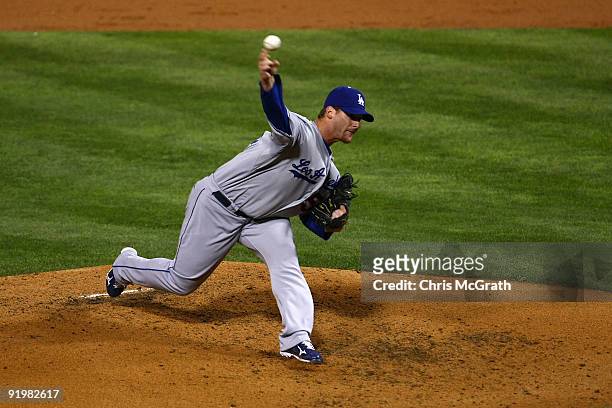 Chad Billingsley of the Los Angeles Dodgers pitches against the Philadelphia Phillies in Game Three of the NLCS during the 2009 MLB Playoffs at...