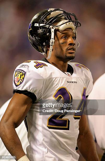 Cornerback Domonique Foxworth of the Baltimore Ravens looks on from the sidelines against the Minnesota Vikings during NFL action at Hubert H....