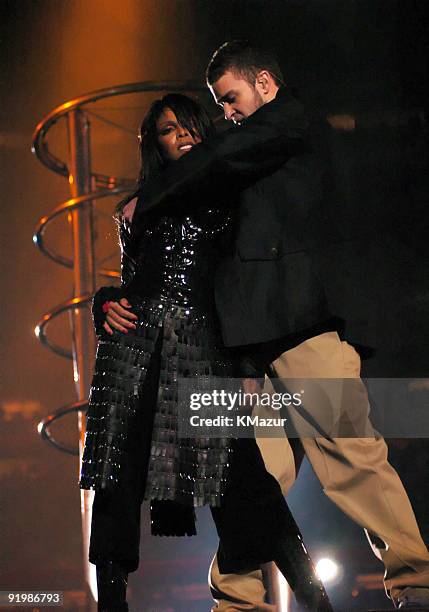 Janet Jackson and Justin Timberlake performs during the half - time show at Super Bowl XXXVIII