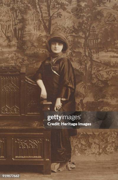 Portrait of Anna-Elisabeth, Comtesse Mathieu de Noailles . Private Collection.Fine Art Images/Heritage Images/Getty Images)