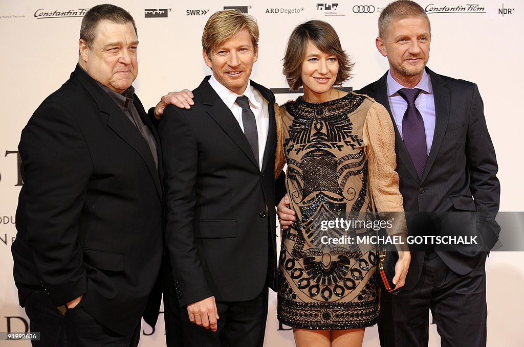 (From L) US actor John Goodman, Australi