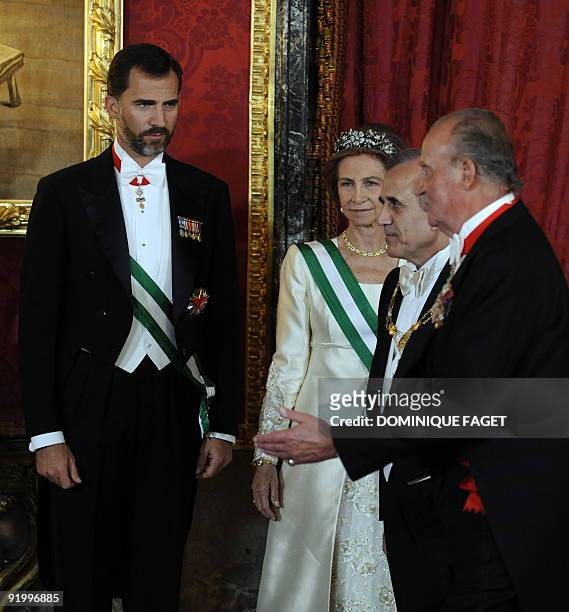 Spain's Prince Felipe , Queen Sofia of Spain , President of Lebanon Michel Sleiman and King Juan Carlos I of Spain pose at the royal palace in Madrid...
