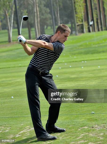 Actor Brendan Fehr warms up for the Maybach Golf Cup at Riviera Country Club on October 19, 2009 in Pacific Palisades, California.