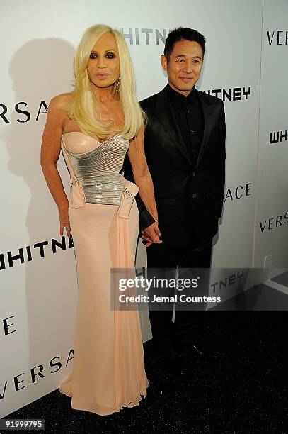 Designer Donatella Versace and actor Jet Li attend the 2009 Whitney Museum Gala at The Whitney Museum of American Art on October 19, 2009 in New York...