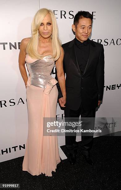 Designer Donatella Versace and actor Jet Li attend the 2009 Whitney Museum Gala at The Whitney Museum of American Art on October 19, 2009 in New York...