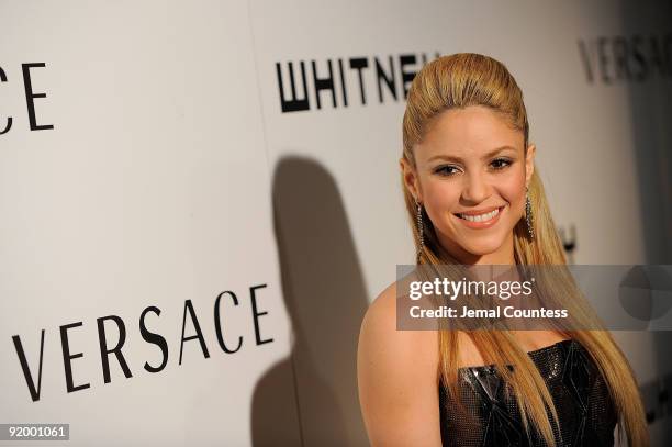 1,858 Shakira 2009 Stock Photos, High-Res Pictures, and Images - Getty