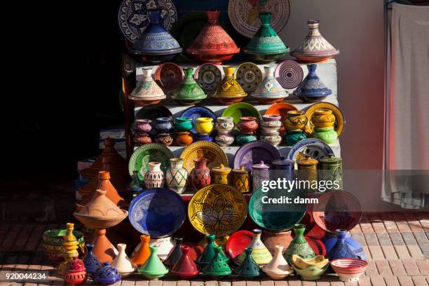 handcrafts shot at the market in morocco - ceramics fez stock-fotos und bilder