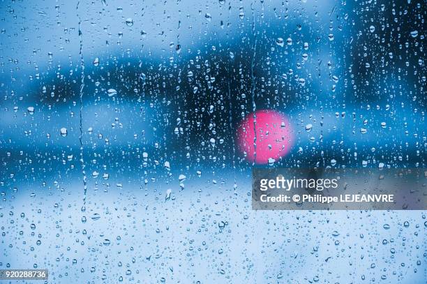 water drops on a window - rotterdam rain stock pictures, royalty-free photos & images