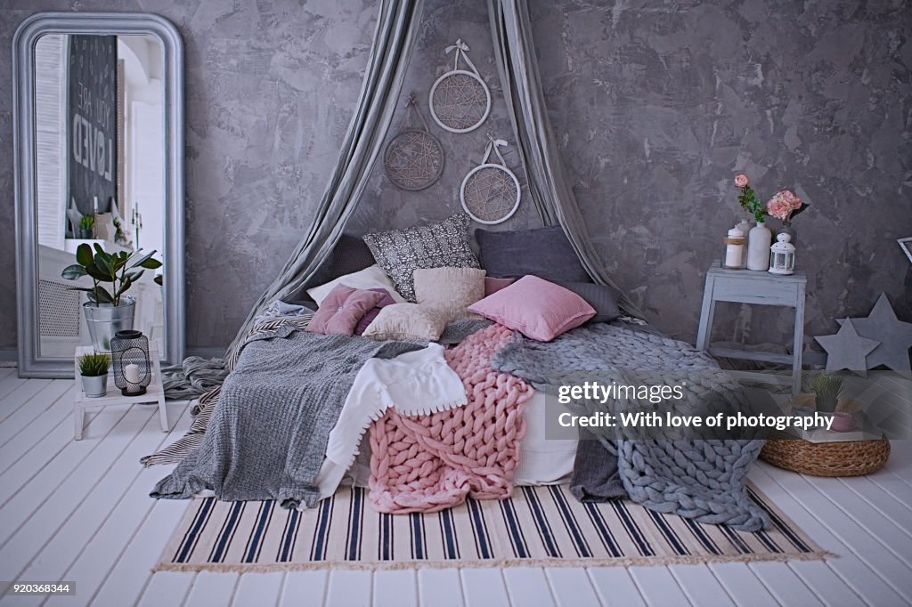 Gray and pink bedroom interior design, bedroom interior, bedding, decoration