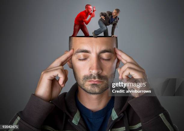 fuggite dalla propria demons - malvagità foto e immagini stock