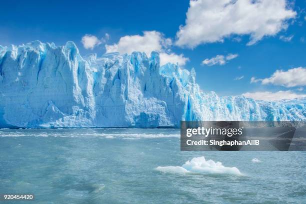 perito moreno glacier sunny daytime - cloud b stock pictures, royalty-free photos & images