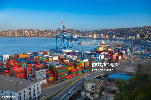 containers ready for shipping - valparaiso chile stock pictures, royalty-free photos & images