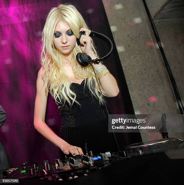 Actress Taylor Momsen DJ's at the 2009 Whitney Museum Gala Studio Party at The Whitney Museum of American Art on October 19, 2009 in New York City.