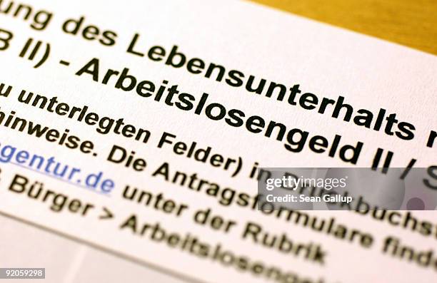 Arbeitslosengeld Ohne Wohnsitz In Deutschland Arbeitslosengeld Photos and Premium High Res Pictures - Getty Images