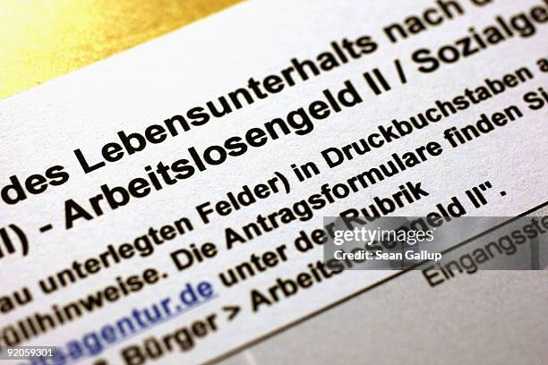 Arbeitslosengeld Ohne Wohnsitz In Deutschland Arbeitslosengeld Photos and Premium High Res Pictures - Getty Images