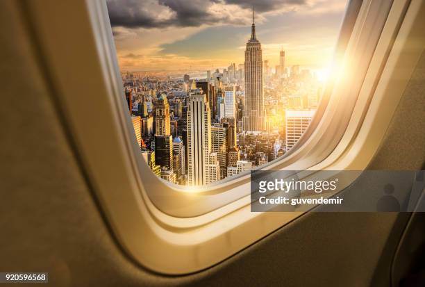 viaja a nueva york - avión privado fotografías e imágenes de stock