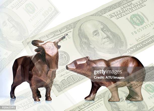 bull bear hundred dollar bills - bull bear stock-fotos und bilder