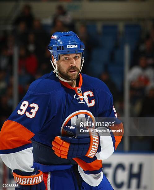 Doug Weight of the New York Islanders skates against the San Jose Sharks at the Nassau Coliseum on October 17, 2009 in Uniondale, New York.