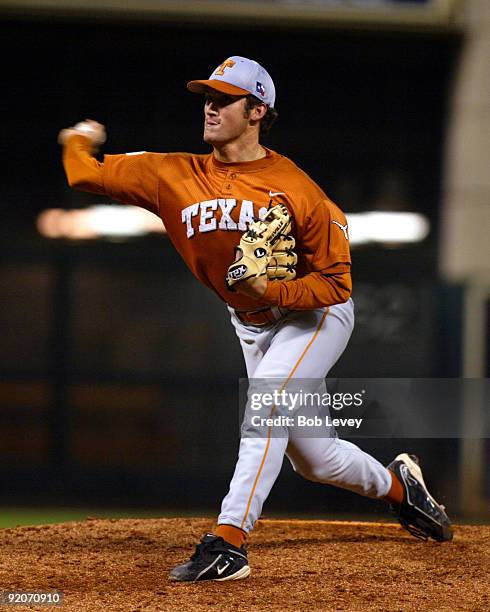 February 14, 2004 - Houston, Texas -Minute Maid Park-Rice Owls vs. Texas Longhorns. Longhorns pitcher Huston Street came on in relief to get the win...