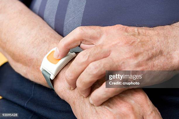 home notruf system - emergencies and disasters stock-fotos und bilder