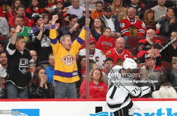 Los Angeles Kings fans react as Torrey Mitchell skates by after scoring against the Chicago Blackhawks in the first period at the United Center on...