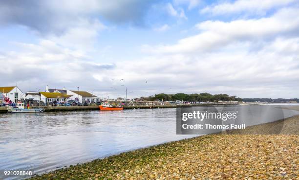 クライストチャーチ、ボーンマス、ドーセットの mudeford 岸壁 - 英ドーセット クライストチャーチ ストックフォトと画像