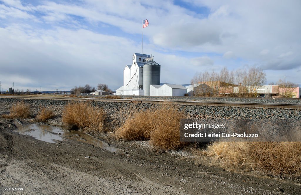 Agricultural silo and grain elevator at Laurel, Montana, USA