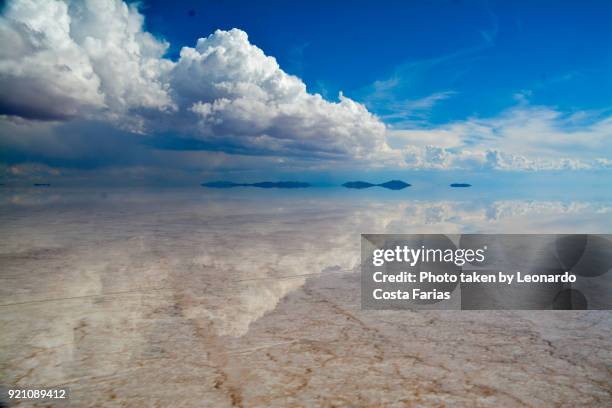 reflections at salar de uyuni - leonardo costa farias bildbanksfoton och bilder