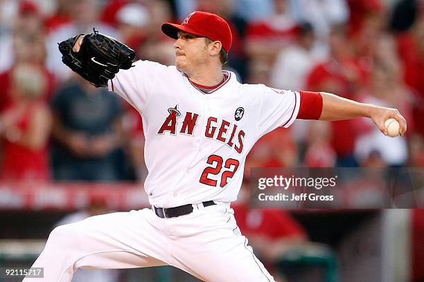 Scott Kazmir of the Los Angeles Angels of Anaheim pitches against the New York Yankees in Game Four of the ALCS during the 2009 MLB Playoffs at Angel...