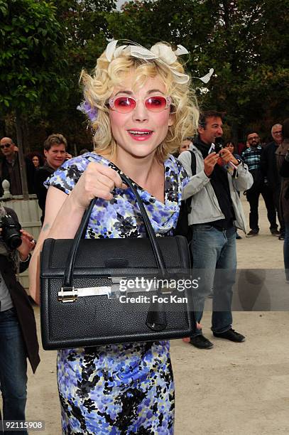 Actress Julie Depardieu attends the Christian Dior - Paris Fashion Week Spring/Summer 2010 - Arrivals at the Jardin des Tuileries on October 2, 2009...