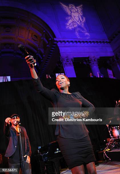Singer Estelle performs onstage at the 2009 Angel Ball to Benefit Gabrielle�s Angel Foundation hosted by Denise Rich at Cipriani, Wall Street on...