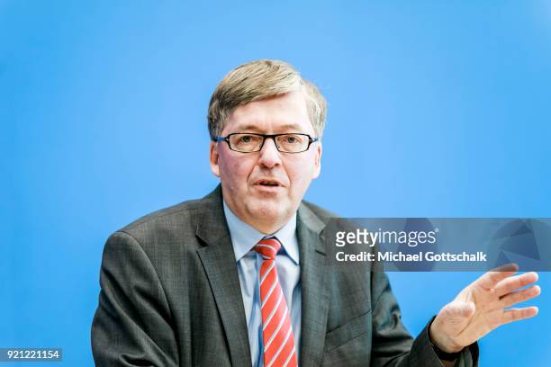 Hans-Peter Bartels, SPD, Bundestag-appointed Commissioner for the Bundeswehr, presents his report for 2017 at federal press conference on February...