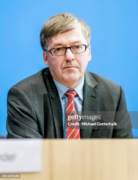 Hans-Peter Bartels, SPD, Bundestag-appointed Commissioner for the Bundeswehr, presents his report for 2017 at federal press conference on February...