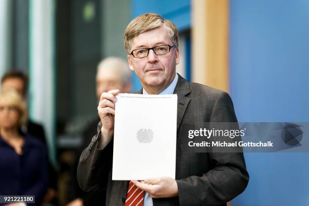 Hans-Peter Bartels, SPD, Bundestag-appointed Commissioner for the Bundeswehr, presents his report for 2017 at federal press conference on February...