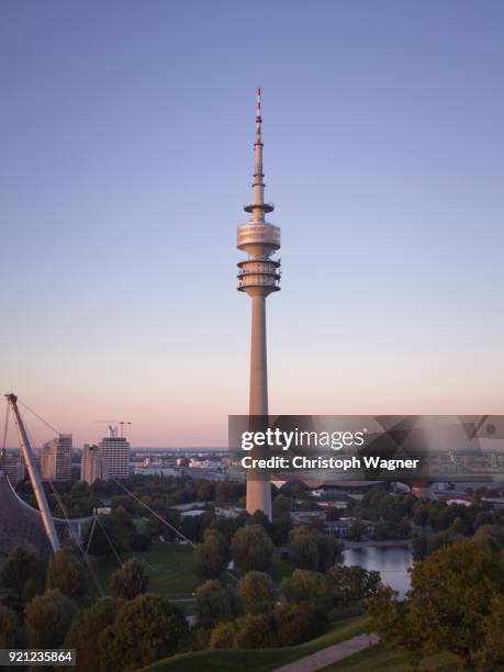 münchen - olympiaturm stock-fotos und bilder