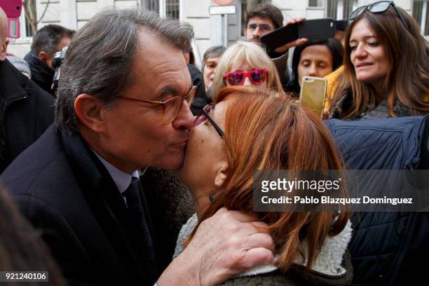 Former President of the Generalitat of Catalonia Artur Mas kisses a supporter as he leaves the Supreme Court on February 20, 2018 in Madrid, Spain....