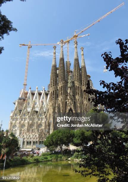 sagrada família (barcelona, spain) - família fotografías e imágenes de stock