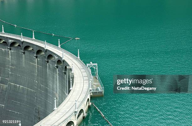 ダムのディアブロ湖の北部にカスケード washignton - diablo lake ストックフォトと画像