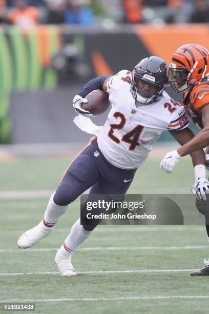 Jordan Howard of the Chicago Bears runs the football upfield during the game against the Cincinnati Bengals at Paul Brown Stadium on December 10,...